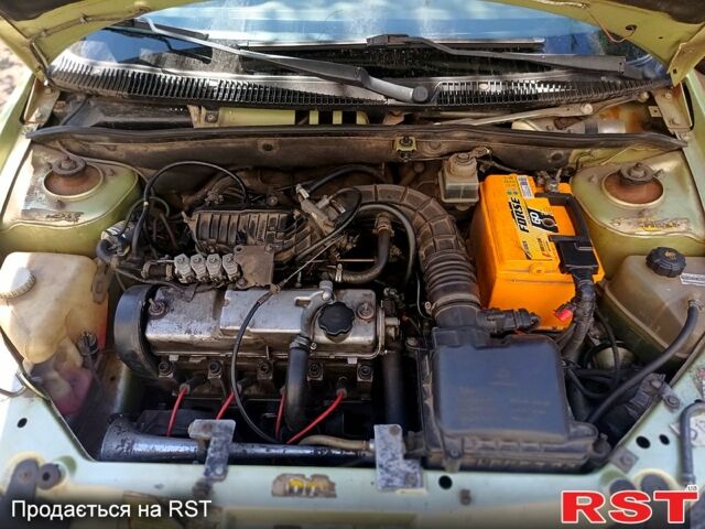 Зеленый ВАЗ Калина, объемом двигателя 1.6 л и пробегом 202 тыс. км за 2300 $, фото 5 на Automoto.ua