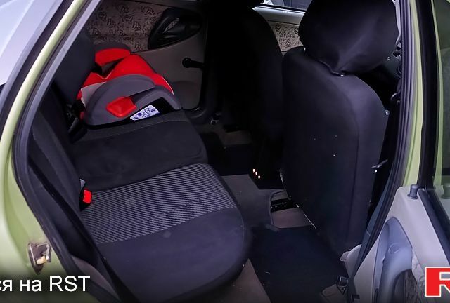 Зеленый ВАЗ Калина, объемом двигателя 1.6 л и пробегом 202 тыс. км за 2300 $, фото 11 на Automoto.ua