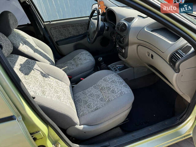 Зелений ВАЗ Калина, об'ємом двигуна 1.6 л та пробігом 150 тис. км за 1699 $, фото 12 на Automoto.ua