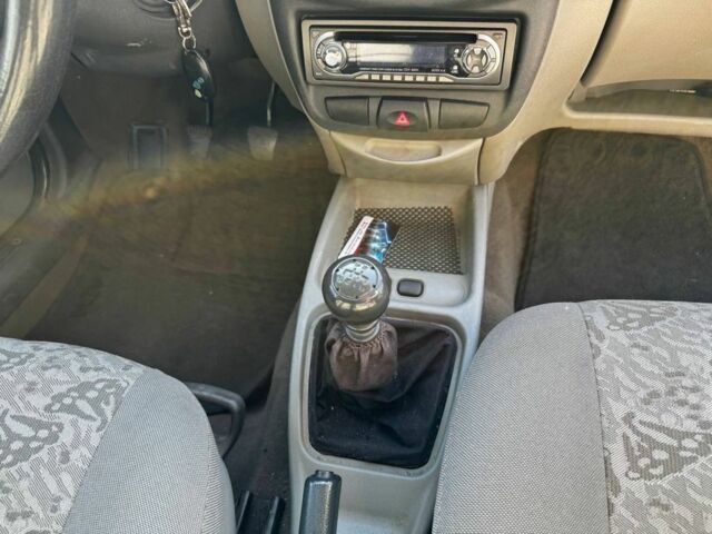 Зелений ВАЗ Калина, об'ємом двигуна 1.6 л та пробігом 150 тис. км за 1699 $, фото 12 на Automoto.ua