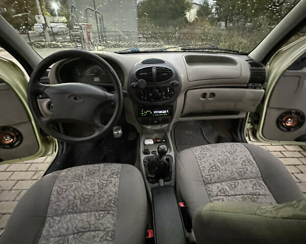 ВАЗ Калина 2006 в Ивано-Франковске на Automoto.ua Зеленый ВАЗ Калина, объемом двигателя 1.5 л и пробегом 170 тыс. км за 1260 $, фото 7 на Automoto.ua