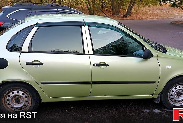 Зеленый ВАЗ Калина, объемом двигателя 1.6 л и пробегом 202 тыс. км за 2300 $, фото 9 на Automoto.ua