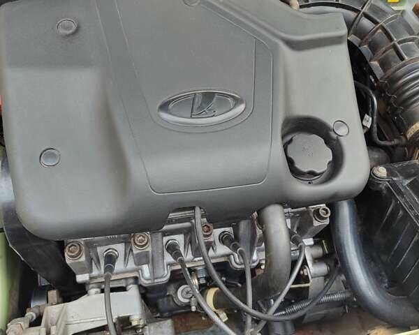 Зеленый ВАЗ Калина, объемом двигателя 1.6 л и пробегом 110 тыс. км за 2800 $, фото 6 на Automoto.ua
