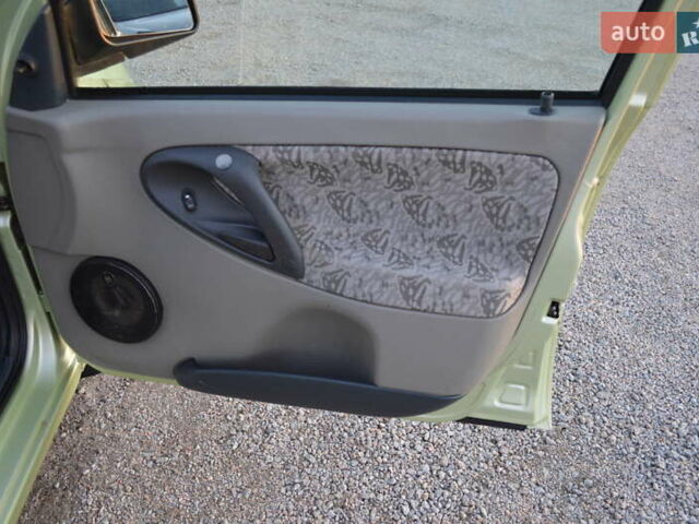 Зеленый ВАЗ Калина, объемом двигателя 1.6 л и пробегом 271 тыс. км за 2800 $, фото 13 на Automoto.ua
