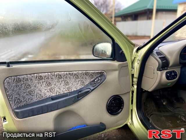 Зелений ВАЗ Kalina, об'ємом двигуна 1.6 л та пробігом 88 тис. км за 2200 $, фото 3 на Automoto.ua