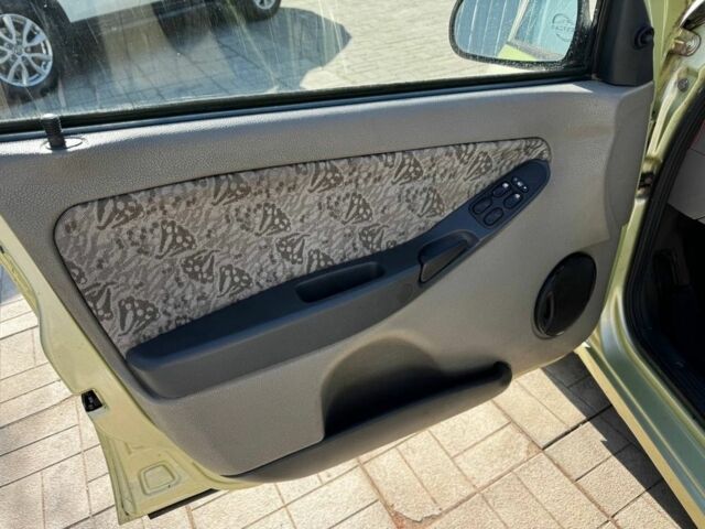 Зелений ВАЗ Калина, об'ємом двигуна 1.6 л та пробігом 150 тис. км за 1699 $, фото 7 на Automoto.ua