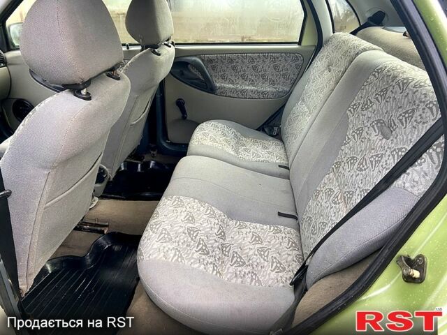 Зелений ВАЗ Kalina, об'ємом двигуна 1.6 л та пробігом 88 тис. км за 2200 $, фото 2 на Automoto.ua