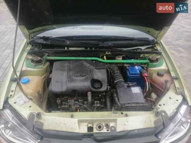 Зеленый ВАЗ Калина, объемом двигателя 1.6 л и пробегом 159 тыс. км за 1700 $, фото 9 на Automoto.ua