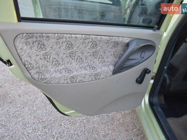 Зеленый ВАЗ Калина, объемом двигателя 1.6 л и пробегом 271 тыс. км за 2800 $, фото 7 на Automoto.ua