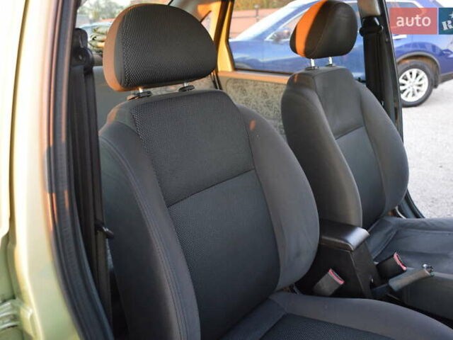 Зеленый ВАЗ Калина, объемом двигателя 1.6 л и пробегом 271 тыс. км за 2800 $, фото 15 на Automoto.ua