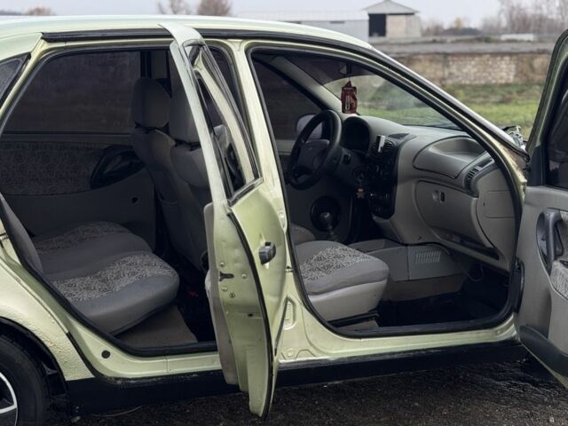 Зеленый ВАЗ Калина, объемом двигателя 1.6 л и пробегом 200 тыс. км за 1550 $, фото 6 на Automoto.ua