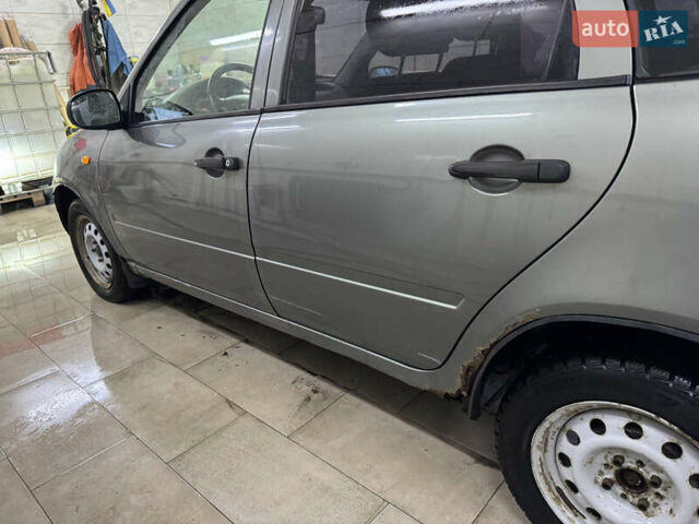 Зеленый ВАЗ Калина, объемом двигателя 0 л и пробегом 180 тыс. км за 1350 $, фото 9 на Automoto.ua