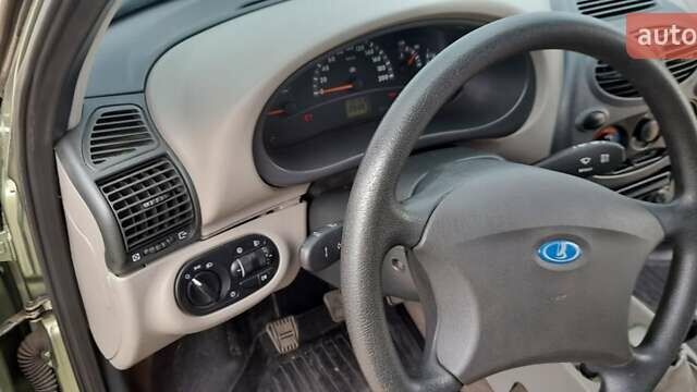 Зеленый ВАЗ Калина, объемом двигателя 1.6 л и пробегом 55 тыс. км за 3700 $, фото 17 на Automoto.ua