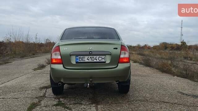 Зеленый ВАЗ Калина, объемом двигателя 1.6 л и пробегом 300 тыс. км за 2400 $, фото 2 на Automoto.ua