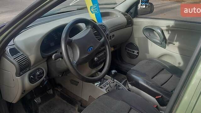 Зеленый ВАЗ Калина, объемом двигателя 1.6 л и пробегом 266 тыс. км за 2000 $, фото 4 на Automoto.ua