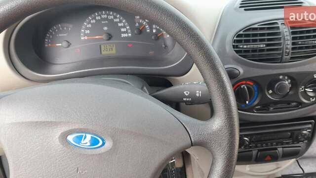 Зеленый ВАЗ Калина, объемом двигателя 1.6 л и пробегом 55 тыс. км за 3700 $, фото 14 на Automoto.ua