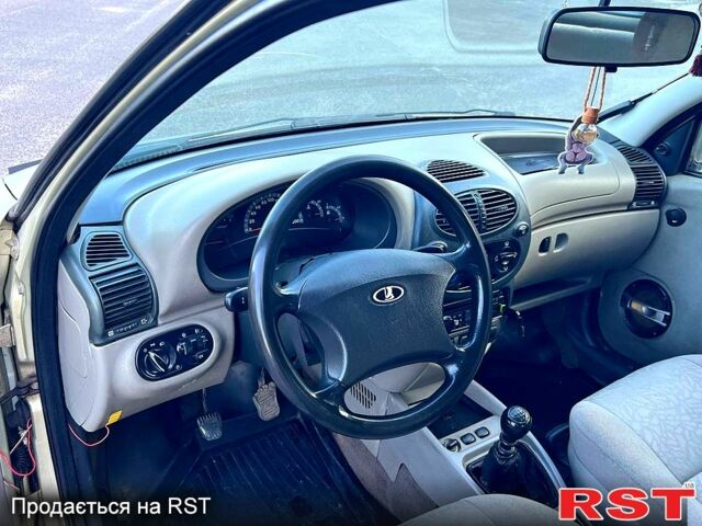 Зеленый ВАЗ Kalina, объемом двигателя 1.6 л и пробегом 230 тыс. км за 1499 $, фото 4 на Automoto.ua