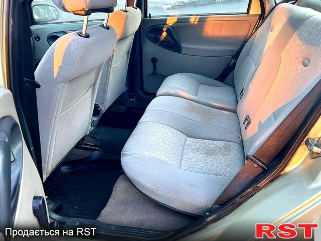 Зеленый ВАЗ Kalina, объемом двигателя 1.6 л и пробегом 230 тыс. км за 1499 $, фото 5 на Automoto.ua