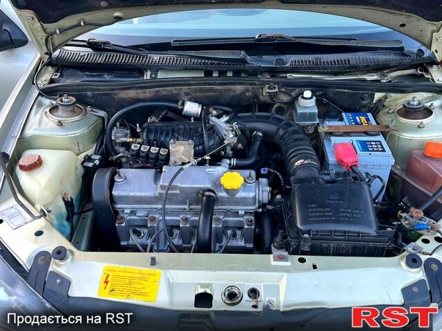 Зеленый ВАЗ Kalina, объемом двигателя 1.6 л и пробегом 230 тыс. км за 1499 $, фото 6 на Automoto.ua