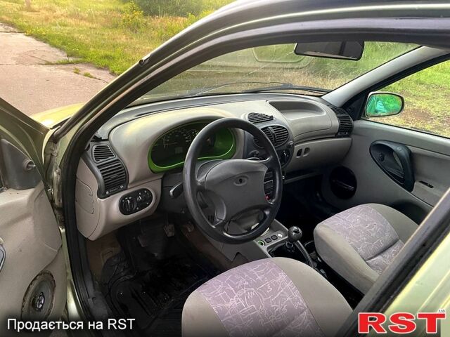 Зелений ВАЗ Kalina, об'ємом двигуна 1.6 л та пробігом 120 тис. км за 1600 $, фото 7 на Automoto.ua