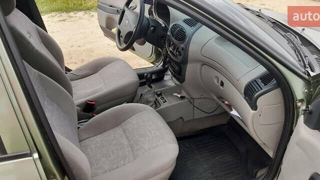 Зеленый ВАЗ Калина, объемом двигателя 1.6 л и пробегом 55 тыс. км за 3700 $, фото 6 на Automoto.ua