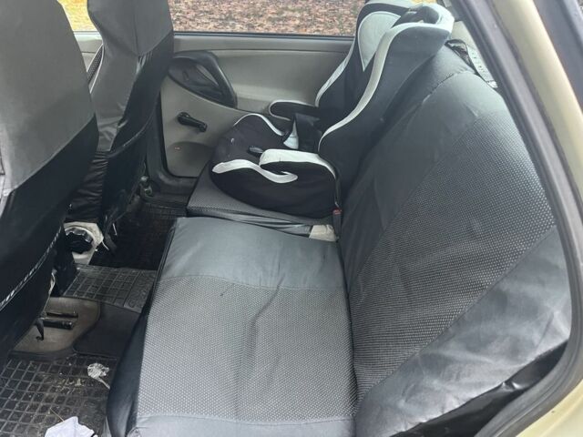 Зелений ВАЗ Калина, об'ємом двигуна 1.4 л та пробігом 148 тис. км за 2300 $, фото 5 на Automoto.ua