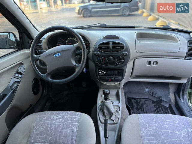 Зеленый ВАЗ Калина, объемом двигателя 1.6 л и пробегом 51 тыс. км за 3850 $, фото 15 на Automoto.ua