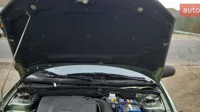 Зеленый ВАЗ Калина, объемом двигателя 1.6 л и пробегом 55 тыс. км за 3700 $, фото 9 на Automoto.ua