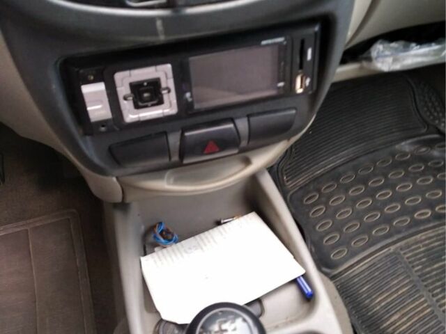 Зелений ВАЗ Калина, об'ємом двигуна 1.6 л та пробігом 98 тис. км за 2300 $, фото 6 на Automoto.ua