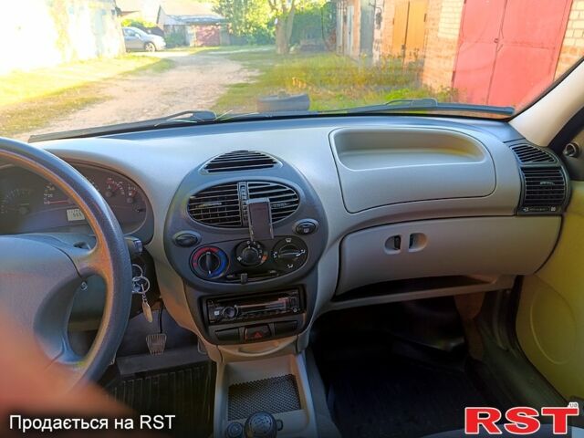 Зеленый ВАЗ Kalina, объемом двигателя 1.4 л и пробегом 117 тыс. км за 2500 $, фото 4 на Automoto.ua