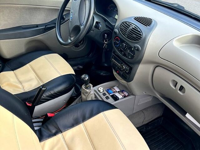 Зеленый ВАЗ Kalina, объемом двигателя 1.4 л и пробегом 51 тыс. км за 3100 $, фото 6 на Automoto.ua