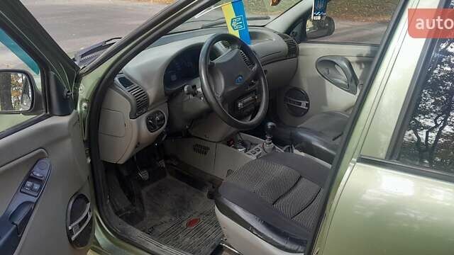 Зеленый ВАЗ Калина, объемом двигателя 1.6 л и пробегом 266 тыс. км за 2000 $, фото 2 на Automoto.ua