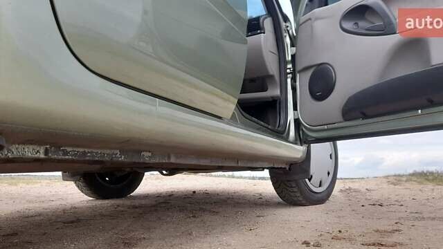 Зеленый ВАЗ Калина, объемом двигателя 1.6 л и пробегом 55 тыс. км за 3700 $, фото 12 на Automoto.ua