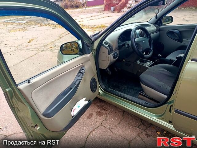 Зеленый ВАЗ Kalina, объемом двигателя 1.6 л и пробегом 294 тыс. км за 2200 $, фото 8 на Automoto.ua