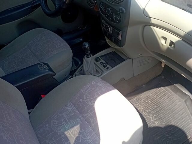 Зеленый ВАЗ Kalina, объемом двигателя 1.6 л и пробегом 200 тыс. км за 2200 $, фото 4 на Automoto.ua