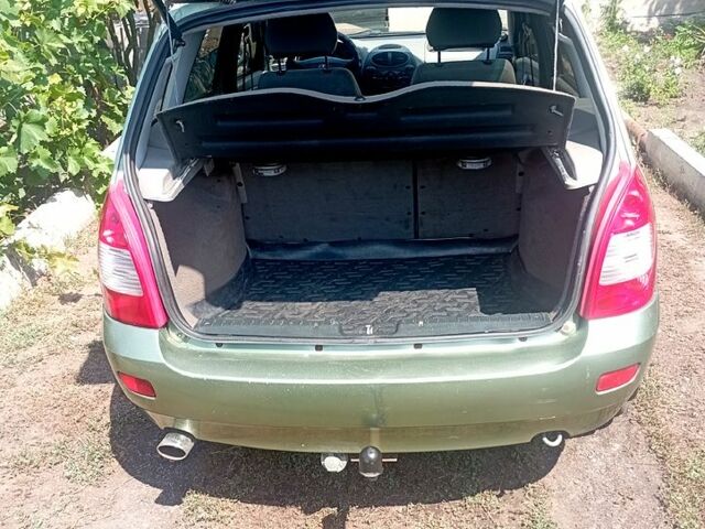 Зеленый ВАЗ Kalina, объемом двигателя 1.6 л и пробегом 200 тыс. км за 2200 $, фото 5 на Automoto.ua