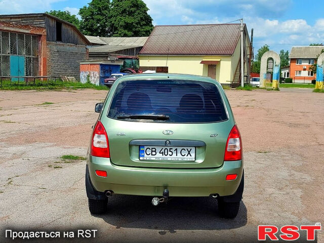 Зеленый ВАЗ Kalina, объемом двигателя 1.4 л и пробегом 180 тыс. км за 2700 $, фото 4 на Automoto.ua