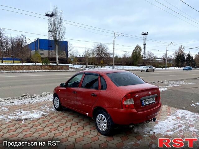 Красный ВАЗ Lada Kalina, объемом двигателя 1.6 л и пробегом 250 тыс. км за 2350 $, фото 4 на Automoto.ua