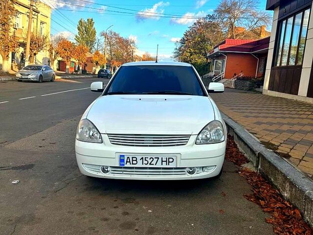 Білий ВАЗ Lada Priora, об'ємом двигуна 1.6 л та пробігом 120 тис. км за 4200 $, фото 1 на Automoto.ua