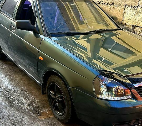 Серый ВАЗ Lada Priora, объемом двигателя 1.6 л и пробегом 100 тыс. км за 3600 $, фото 10 на Automoto.ua