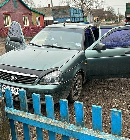 Серый ВАЗ Lada Priora, объемом двигателя 1.6 л и пробегом 100 тыс. км за 3600 $, фото 5 на Automoto.ua