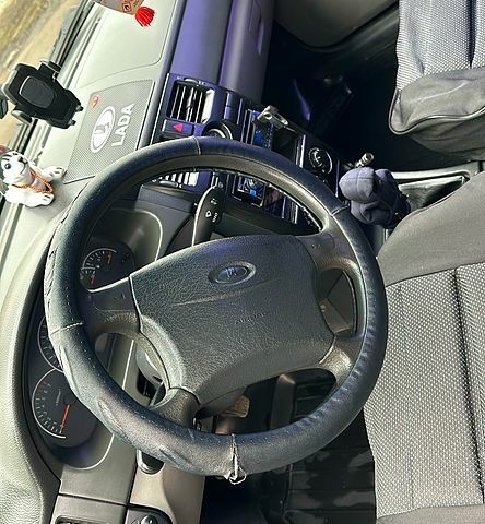 Серый ВАЗ Lada Priora, объемом двигателя 1.6 л и пробегом 100 тыс. км за 3600 $, фото 4 на Automoto.ua