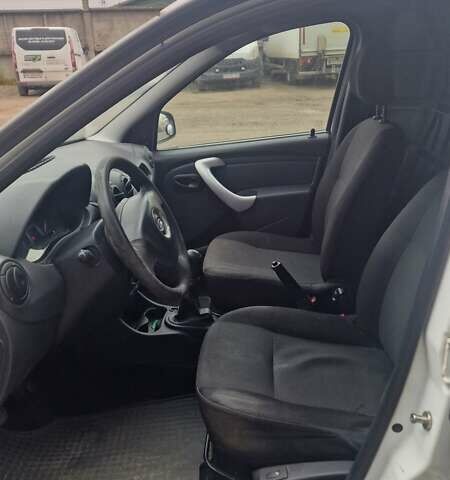 ВАЗ Largus 2017 в Киеве на Automoto.ua Белый ВАЗ Largus, объемом двигателя 1.6 л и пробегом 140 тыс. км за 4500 $, фото 4 на Automoto.ua