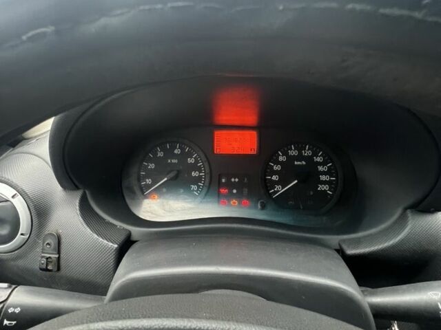 Білий ВАЗ Largus, об'ємом двигуна 1.6 л та пробігом 361 тис. км за 3900 $, фото 2 на Automoto.ua