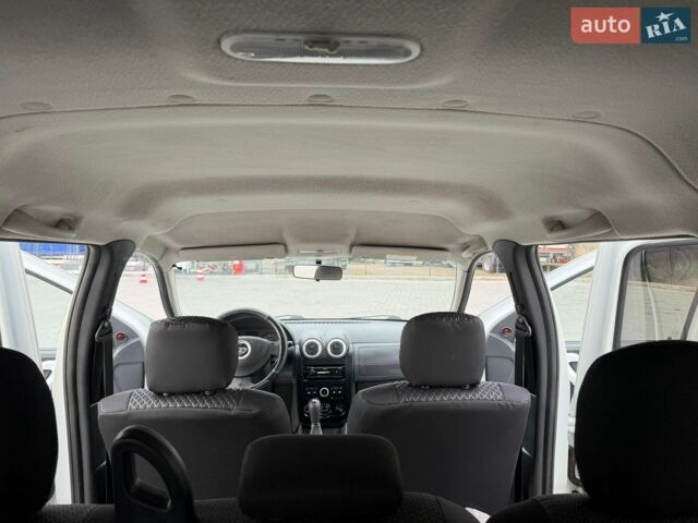 Білий ВАЗ Largus, об'ємом двигуна 1.6 л та пробігом 182 тис. км за 4350 $, фото 39 на Automoto.ua