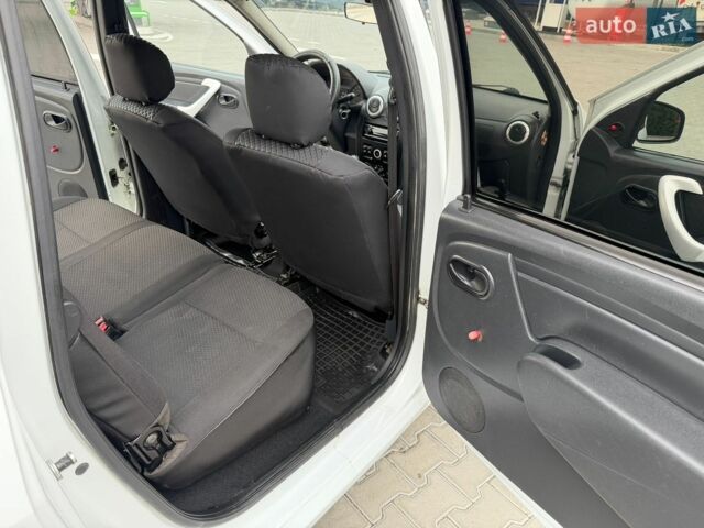 Білий ВАЗ Largus, об'ємом двигуна 1.6 л та пробігом 182 тис. км за 4350 $, фото 31 на Automoto.ua