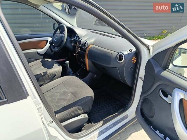 Белый ВАЗ Largus, объемом двигателя 1.6 л и пробегом 139 тыс. км за 6300 $, фото 5 на Automoto.ua