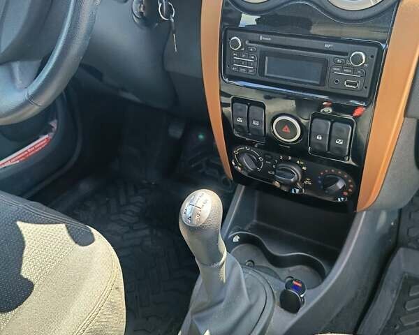 Белый ВАЗ Largus, объемом двигателя 1.6 л и пробегом 139 тыс. км за 6300 $, фото 12 на Automoto.ua