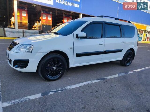 Білий ВАЗ Largus, об'ємом двигуна 1.6 л та пробігом 192 тис. км за 7700 $, фото 6 на Automoto.ua