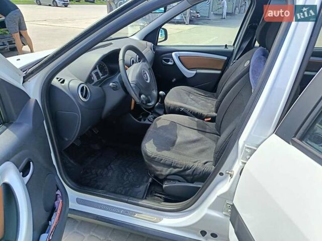 Белый ВАЗ Largus, объемом двигателя 1.6 л и пробегом 139 тыс. км за 6300 $, фото 9 на Automoto.ua